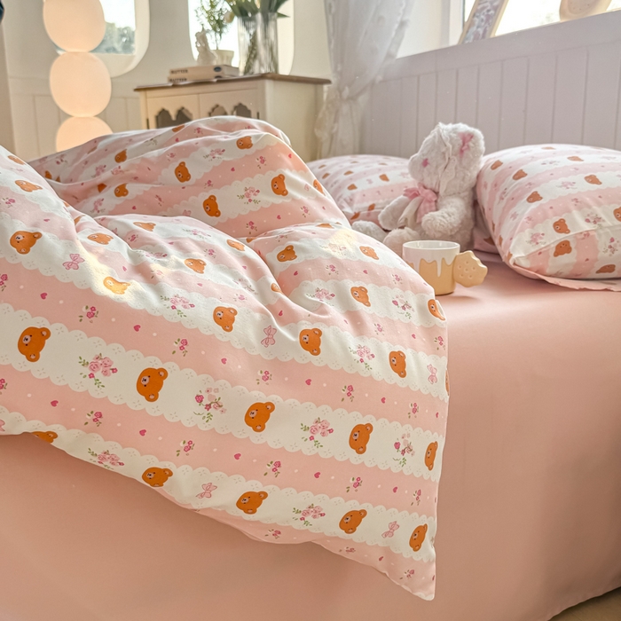 91家纺网 家纺一手货源 找家纺 丝芙妮家居（原乐视家纺） 2025春夏新款水洗皱皱棉印花四件套 焦糖小熊