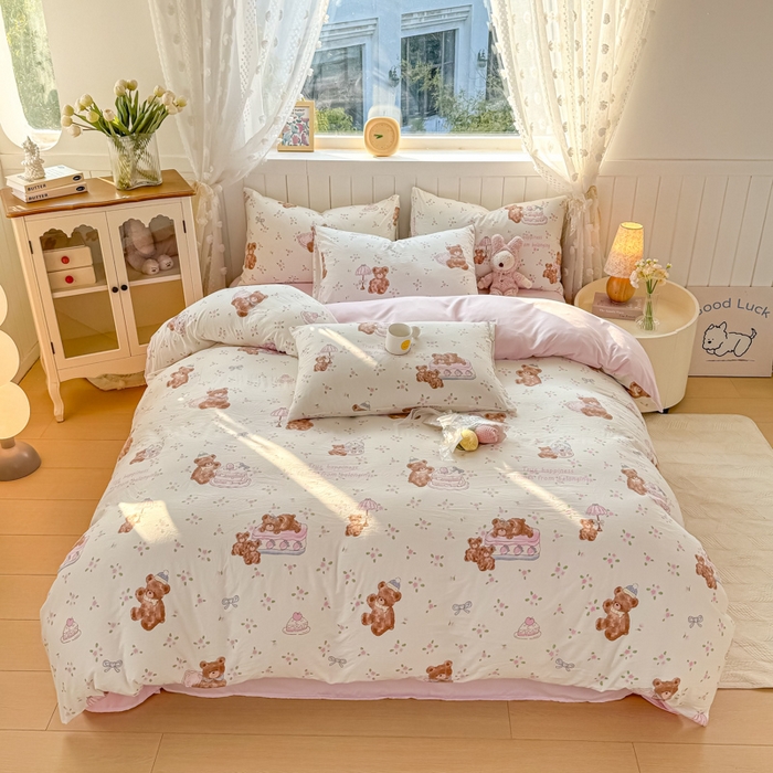 91家纺网 家纺一手货源 找家纺 丝芙妮家居（原乐视家纺） 2025春夏新款水洗皱皱棉印花四件套 甜心熊