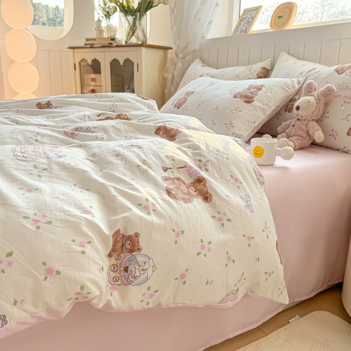 91家纺网 家纺一手货源 找家纺 丝芙妮家居（原乐视家纺） 2025春夏新款水洗皱皱棉印花四件套 甜心熊