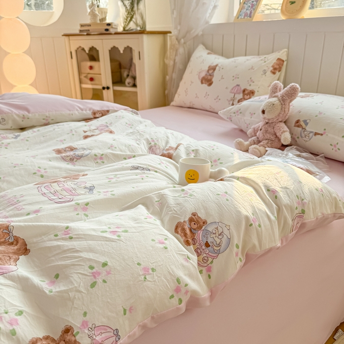 91家纺网 家纺一手货源 找家纺 丝芙妮家居（原乐视家纺） 2025春夏新款水洗皱皱棉印花四件套 甜心熊