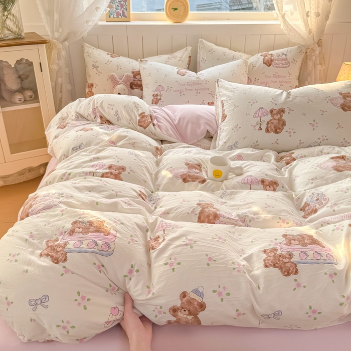 91家纺网 家纺一手货源 找家纺 丝芙妮家居（原乐视家纺） 2025春夏新款水洗皱皱棉印花四件套 甜心熊