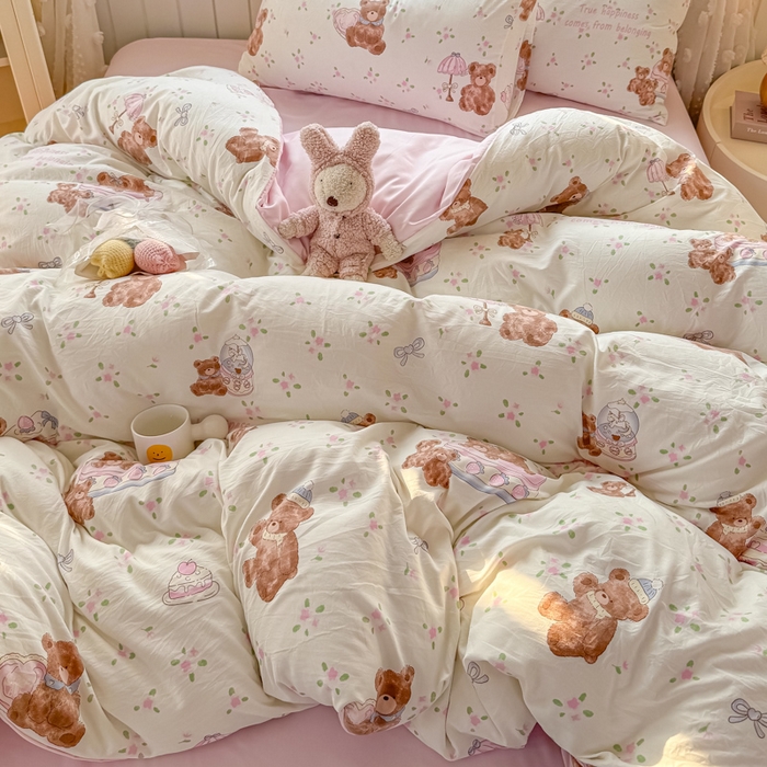 91家纺网 家纺一手货源 找家纺 丝芙妮家居（原乐视家纺） 2025春夏新款水洗皱皱棉印花四件套 甜心熊