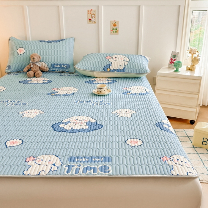 91家纺网 家纺一手货源 找家纺 爱思凯家纺 2025新款【印花成人0.3 乳胶凉席】清新0.3 乳胶条席款 清新乳胶条席 天蓝小狗