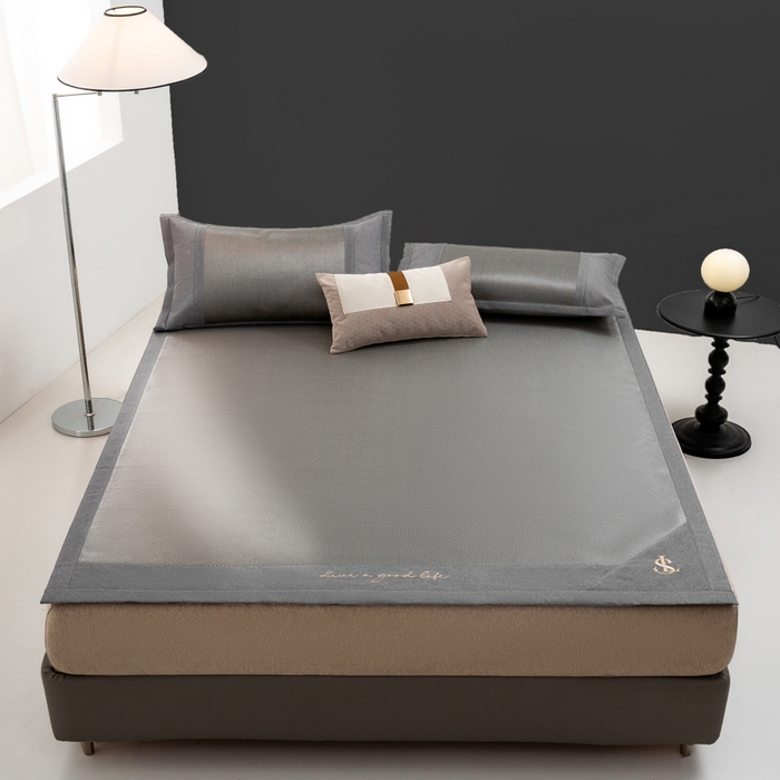 91家纺网 家纺一手货源 找家纺 宜家坊 2025新款A类纯色绣花冰藤席凉席三件套 典雅灰-床席款