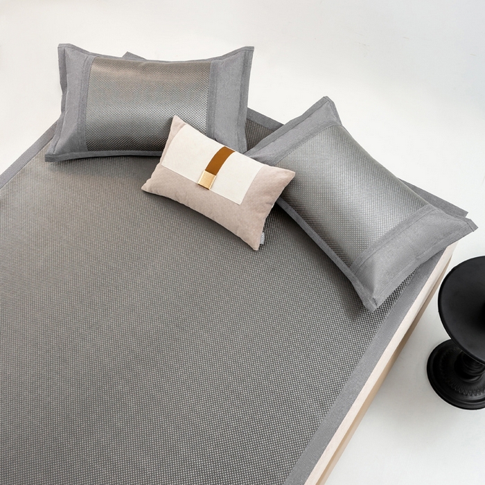 91家纺网 家纺一手货源 找家纺 宜家坊 2025新款A类纯色绣花冰藤席凉席三件套 典雅灰-床席款