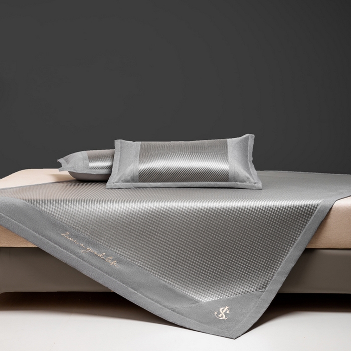 91家纺网 家纺一手货源 找家纺 宜家坊 2025新款A类纯色绣花冰藤席凉席三件套 典雅灰-床席款