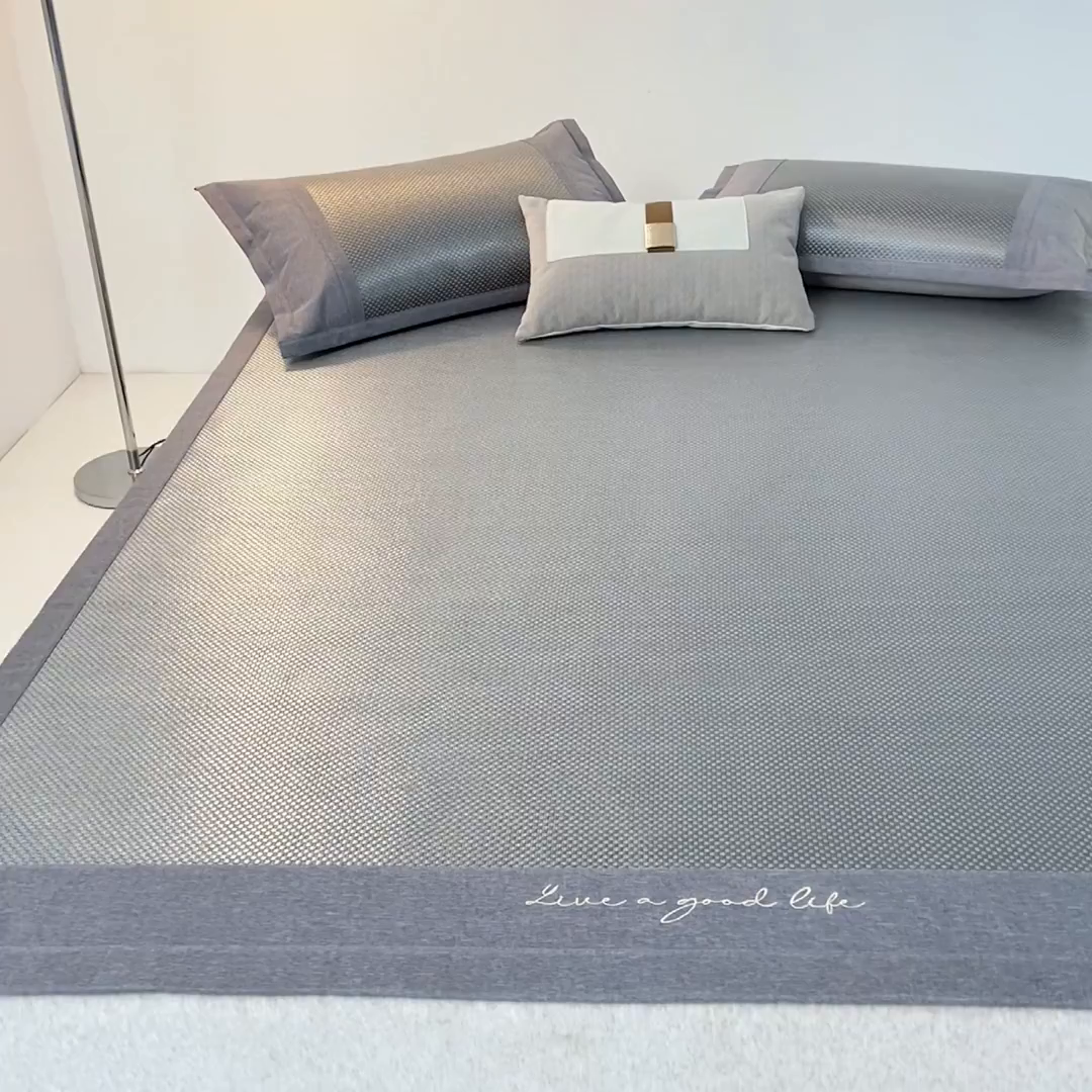 91家纺网 家纺一手货源 找家纺 宜家坊 2025新款A类纯色绣花冰藤席凉席三件套 典雅灰-床席款