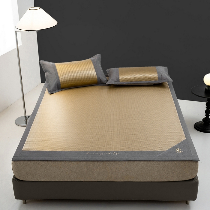 91家纺网 家纺一手货源 找家纺 宜家坊 2025新款A类纯色绣花冰藤席凉席三件套 曙光金-床席款