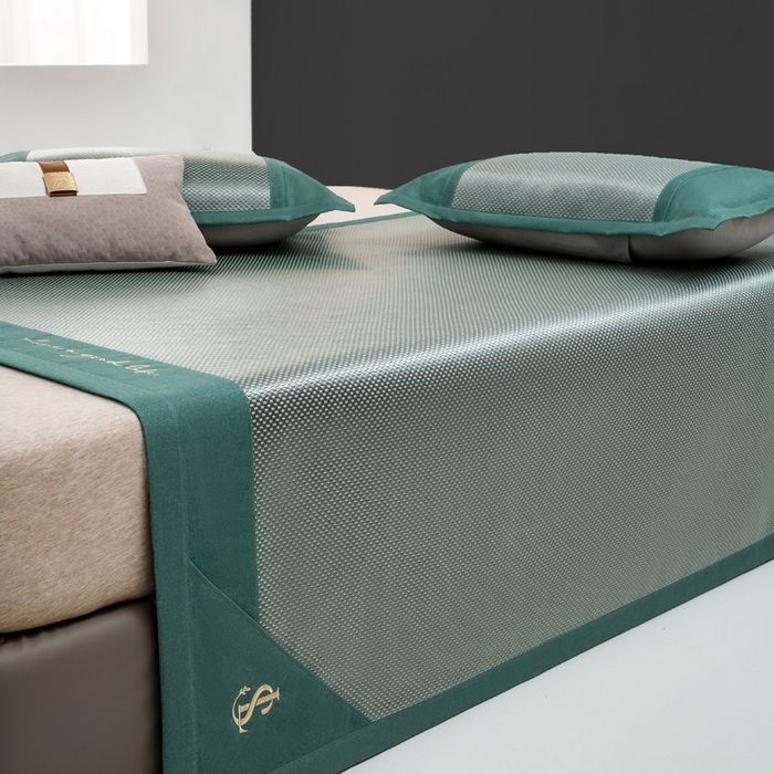 91家纺网 家纺一手货源 找家纺 宜家坊 2025新款A类纯色绣花冰藤席凉席三件套 松花绿-床席款