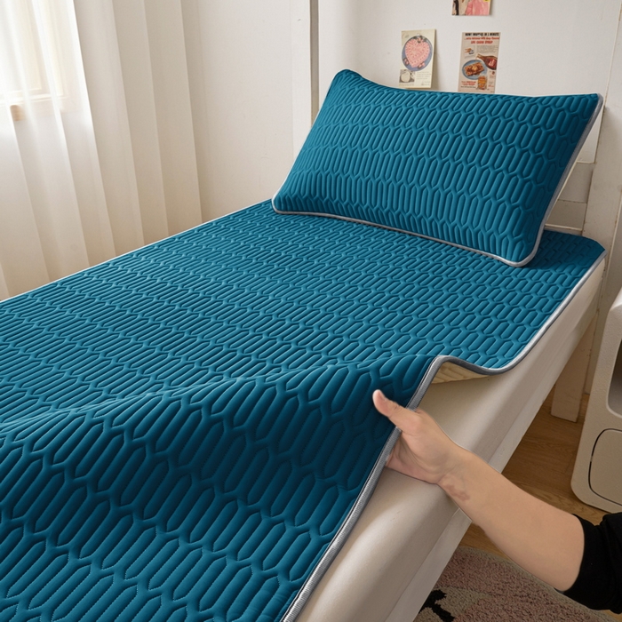 91家纺网 家纺一手货源 找家纺 爱思凯家纺 2025新款【印花成人0.3 乳胶凉席】清新0.3 乳胶条席款 清新乳胶条席-宝石蓝