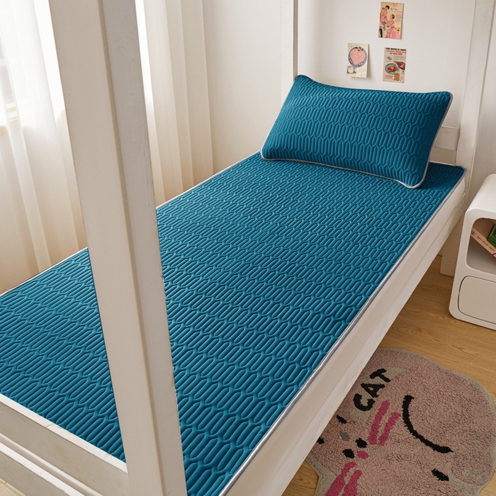 91家纺网 家纺一手货源 找家纺 爱思凯家纺 2025新款【印花成人0.3 乳胶凉席】清新0.3 乳胶条席款 清新乳胶条席-宝石蓝