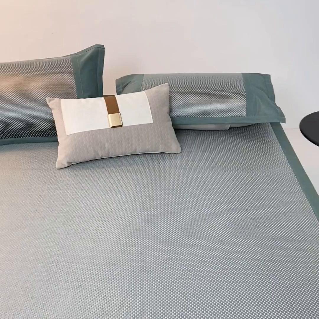 91家纺网 家纺一手货源 找家纺 宜家坊 2025新款A类纯色绣花冰藤席凉席三件套 松花绿-床席款