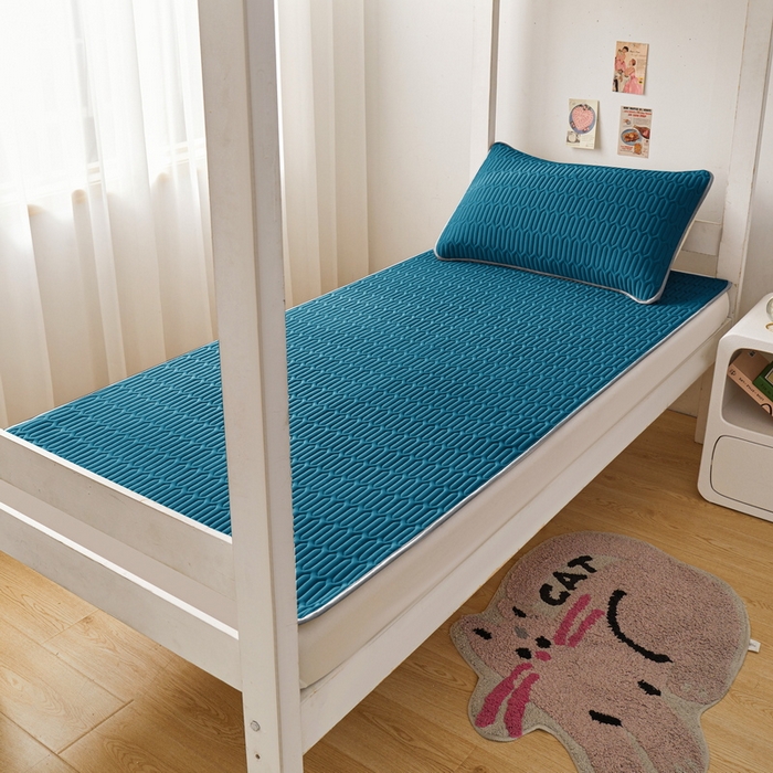 91家纺网 家纺一手货源 找家纺 爱思凯家纺 2025新款【印花成人0.3 乳胶凉席】清新0.3 乳胶条席款 清新乳胶条席-宝石蓝