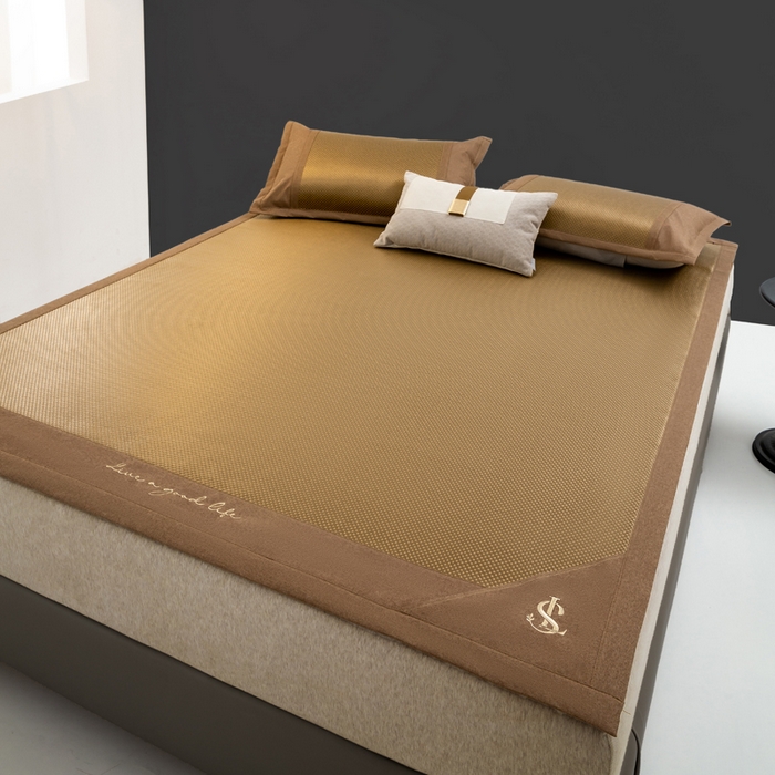 91家纺网 家纺一手货源 找家纺 宜家坊 2025新款A类纯色绣花冰藤席凉席三件套 钛古咖-床席款