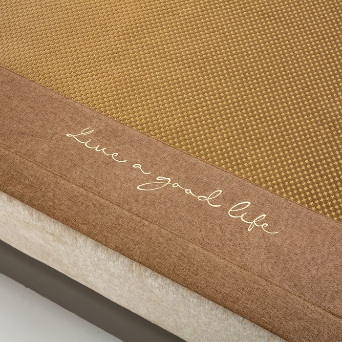 91家纺网 家纺一手货源 找家纺 宜家坊 2025新款A类纯色绣花冰藤席凉席三件套 钛古咖-床席款