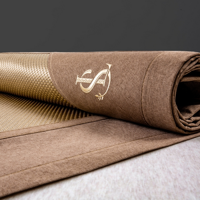 91家纺网 家纺一手货源 找家纺 宜家坊 2025新款A类纯色绣花冰藤席凉席三件套 钛古咖-床席款