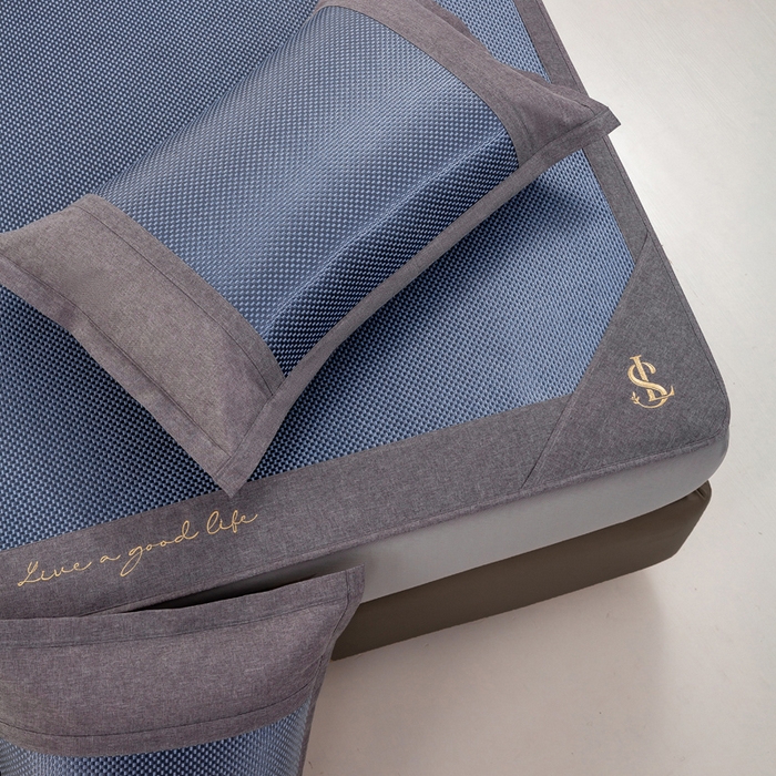 91家纺网 家纺一手货源 找家纺 宜家坊 2025新款A类纯色绣花冰藤席凉席三件套 藏蓝-床笠款