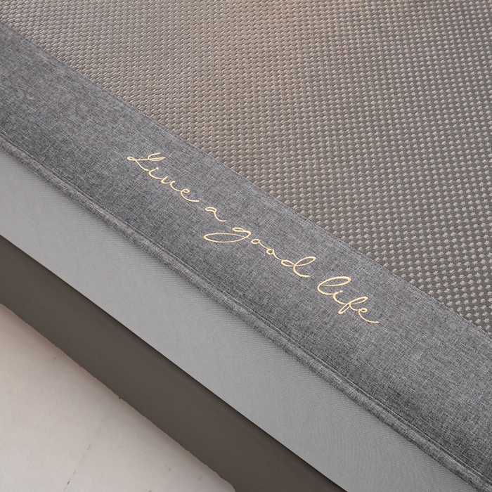 91家纺网 家纺一手货源 找家纺 宜家坊 2025新款A类纯色绣花冰藤席凉席三件套 典雅灰-床笠款