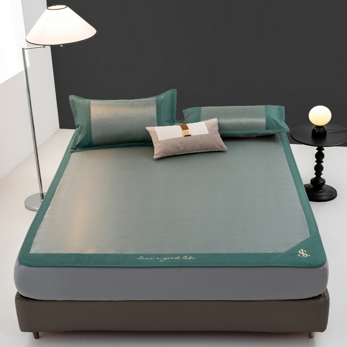 91家纺网 家纺一手货源 找家纺 宜家坊 2025新款A类纯色绣花冰藤席凉席三件套 松花绿-床笠款