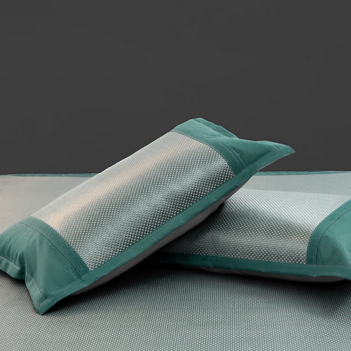 91家纺网 家纺一手货源 找家纺 宜家坊 2025新款A类纯色绣花冰藤席凉席三件套 松花绿-床笠款