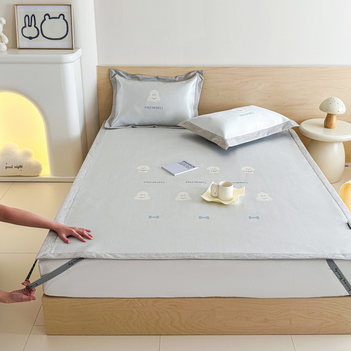 91家纺网 家纺一手货源 找家纺 本希家居 2025春夏新款可水洗冰丝席花漾数码印花卡通系列 可爱小狗平席