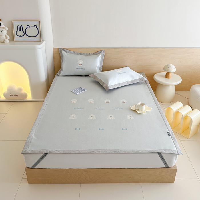 91家纺网 家纺一手货源 找家纺 本希家居 2025春夏新款可水洗冰丝席花漾数码印花卡通系列 可爱小狗平席