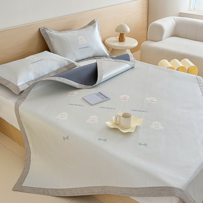 91家纺网 家纺一手货源 找家纺 本希家居 2025春夏新款可水洗冰丝席花漾数码印花卡通系列 可爱小狗平席