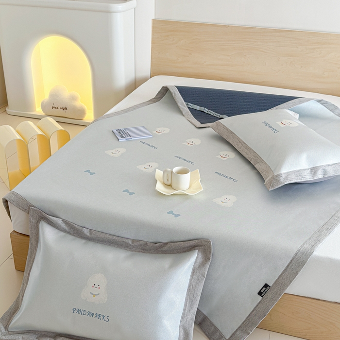 91家纺网 家纺一手货源 找家纺 本希家居 2025春夏新款可水洗冰丝席花漾数码印花卡通系列 可爱小狗平席