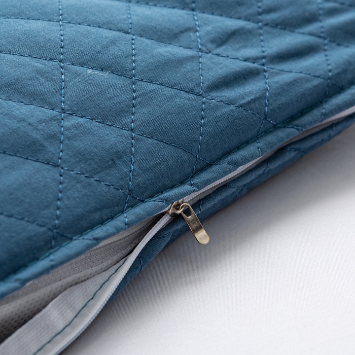 91家纺网 家纺一手货源 找家纺 萌番宝 2025新款简约纯色全棉纯棉全荞麦枕表面多道绗缝内胆可脱卸枕头枕芯 藏青全荞麦枕