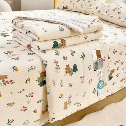 91家纺网 家纺一手货源 找家纺 （总）亿莱鑫 2025新款全棉水洗夏凉被 空调被 被子夏被四件套床盖款