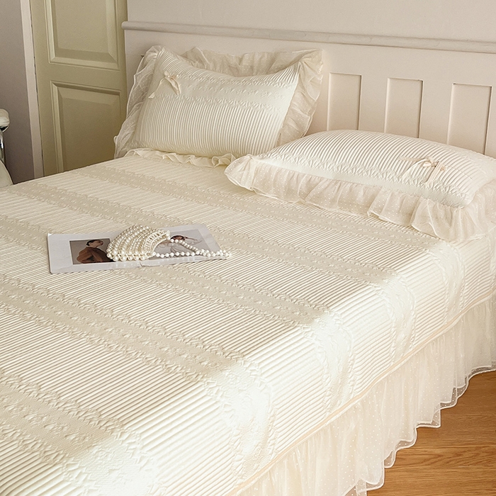 91家纺网 家纺一手货源 找家纺 蓝邻家纺 2025年新款PE提花海岛皱花边织带款凉席系列 羽希-米白