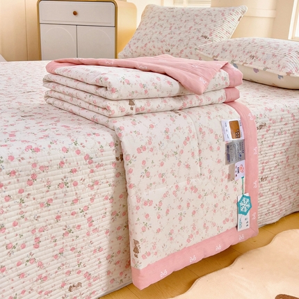 91家纺网 家纺一手货源 找家纺 （总）亿莱鑫 2025新款全棉水洗夏凉被 空调被 被子夏被四件套床盖款