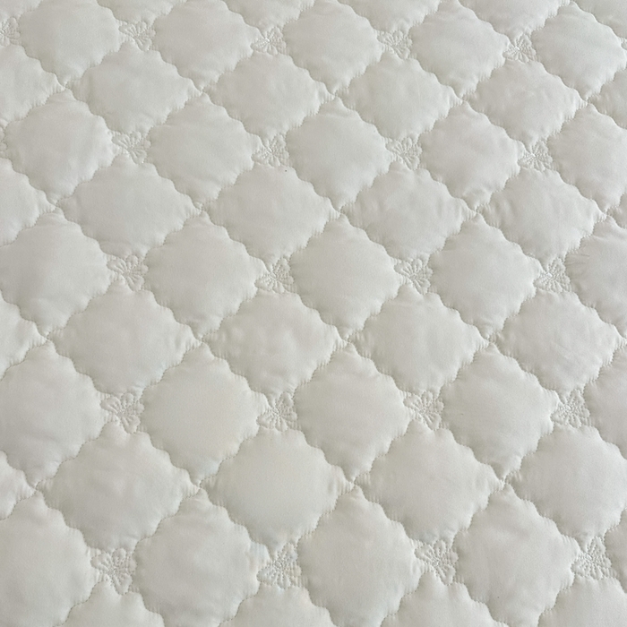 91家纺网 家纺一手货源 找家纺 2025新款蝴蝶飞飞系列 --A类亲肤棉床裙床笠二合一 米黄