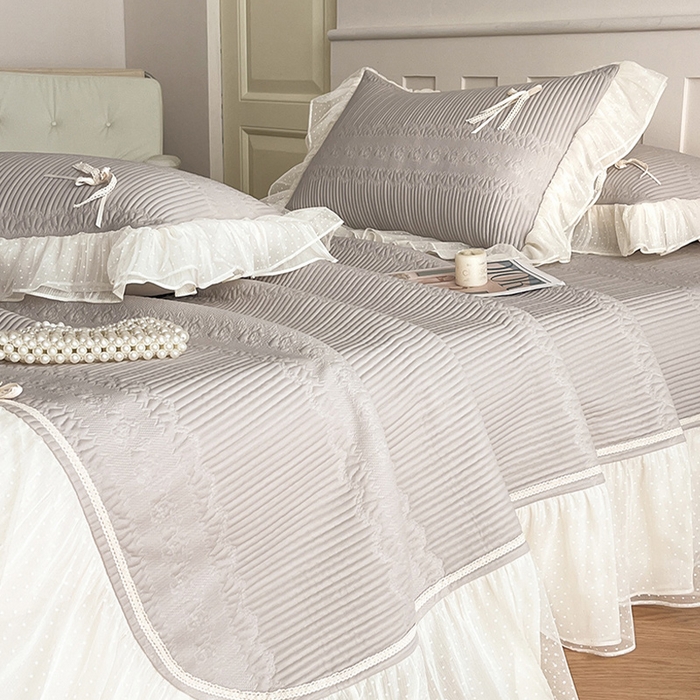 91家纺网 家纺一手货源 找家纺 蓝邻家纺 2025年新款PE提花海岛皱花边织带款凉席系列 羽希-米灰