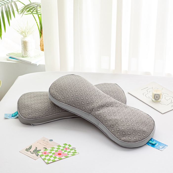 91家纺网 家纺一手货源 找家纺 萌番宝 2025新款夏季冰豆豆凉枕荞麦颈椎枕圆柱护颈枕牵引荞麦壳枕芯 冰豆豆荞麦颈椎枕-高雅灰52*21*11cm