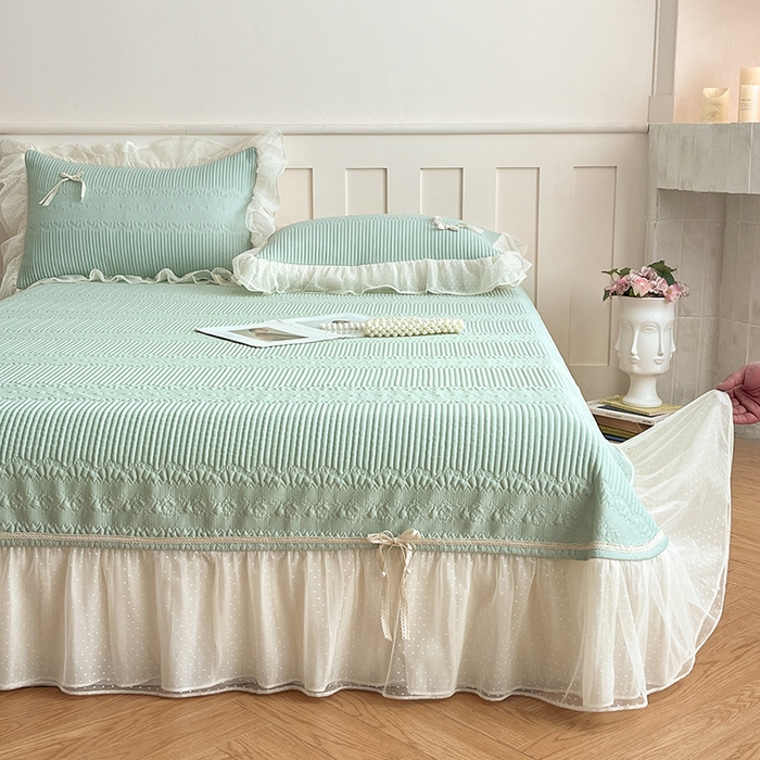 91家纺网 家纺一手货源 找家纺 蓝邻家纺 2025年新款PE提花海岛皱花边织带款凉席系列 羽希-抹茶绿