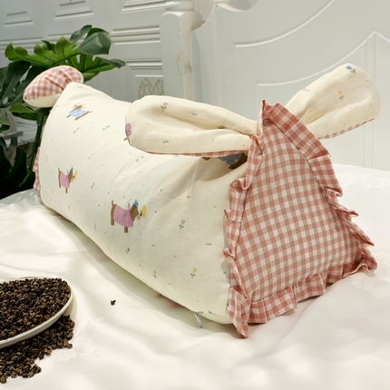 91家纺网 家纺一手货源 找家纺 （总）全美家居 2025新款棉双层纱兔兔荞麦花草枕护颈枕50cm*15cm*15cm