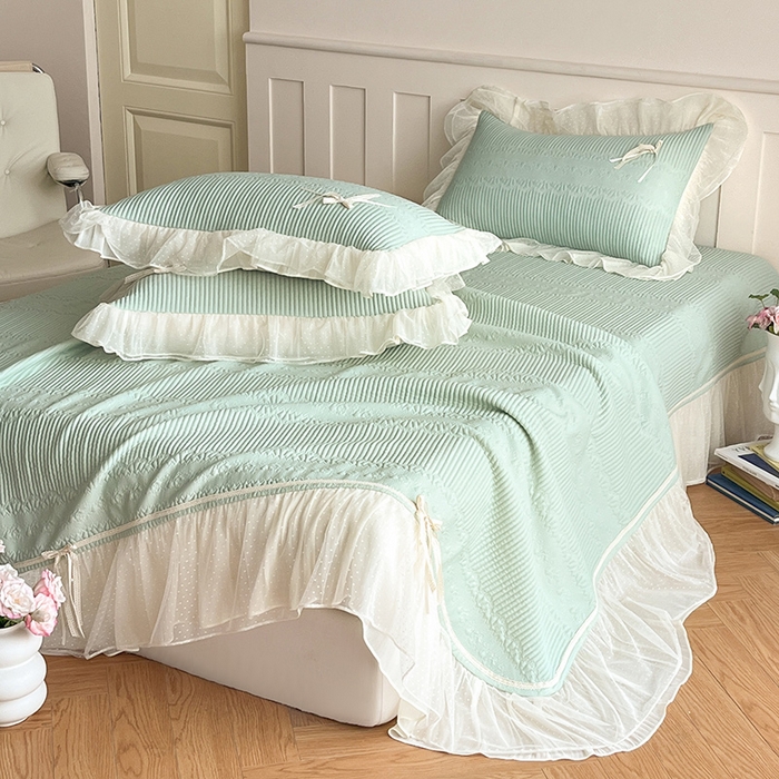 91家纺网 家纺一手货源 找家纺 蓝邻家纺 2025年新款PE提花海岛皱花边织带款凉席系列 羽希-抹茶绿