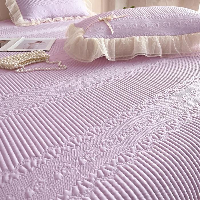 91家纺网 家纺一手货源 找家纺 蓝邻家纺 2025年新款PE提花海岛皱花边织带款凉席系列 羽希-浅紫