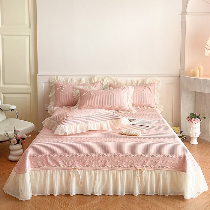 91家纺网 家纺一手货源 找家纺 蓝邻家纺 2025年新款PE提花海岛皱花边织带款凉席系列 羽希-樱花粉