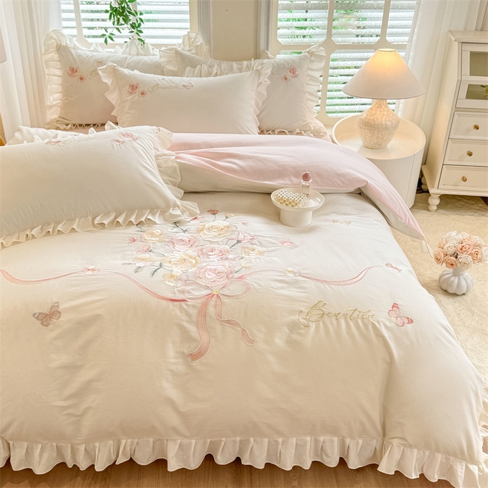 91家纺网 家纺一手货源 找家纺 绒棉世家 2025新款韩版贴布绣刺绣四件套-花蔓 花蔓-奶白