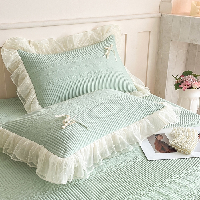 91家纺网 家纺一手货源 找家纺 蓝邻家纺 2025年新款PE提花海岛皱花边织带款凉席系列 羽希-抹茶绿