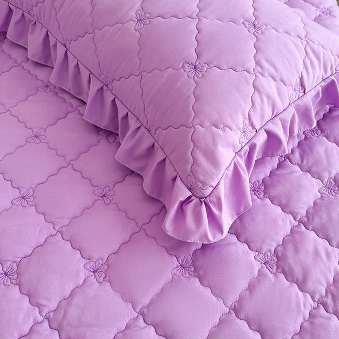 91家纺网 家纺一手货源 找家纺 2025新款蝴蝶飞飞系列 --A类亲肤棉床裙床笠二合一 紫色