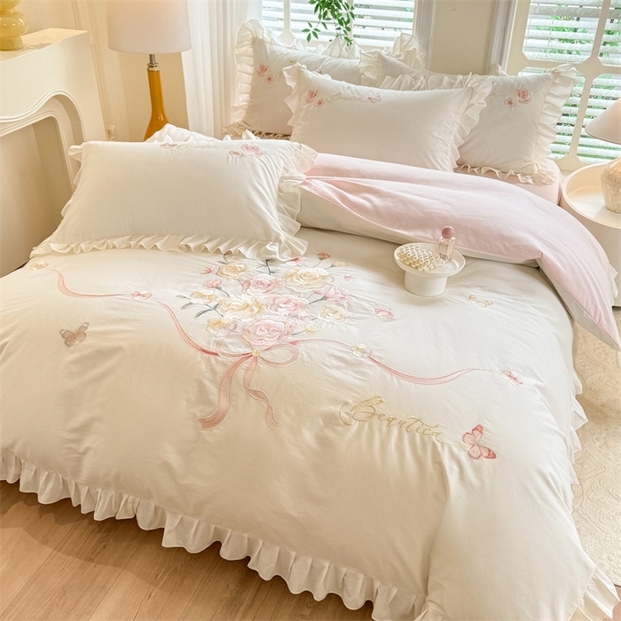 91家纺网 家纺一手货源 找家纺 绒棉世家 2025新款韩版贴布绣刺绣四件套-花蔓 花蔓-奶白