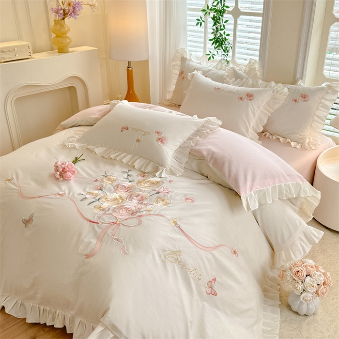 91家纺网 家纺一手货源 找家纺 绒棉世家 2025新款韩版贴布绣刺绣四件套-花蔓 花蔓-奶白