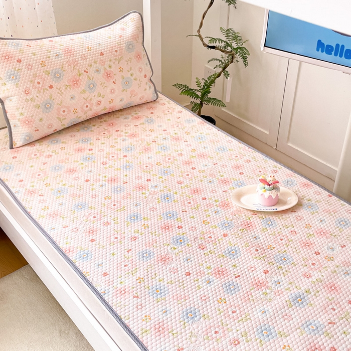 91家纺网 家纺一手货源 找家纺 川悦生活 2025新款大阪凉豆豆学生床凉感凉席 甜梦少女