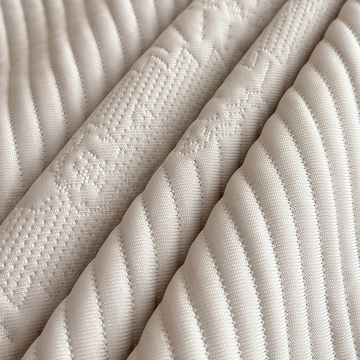 91家纺网 家纺一手货源 找家纺 蓝邻家纺 2025年新款PE提花海岛皱花边织带款凉席系列 羽希-米灰