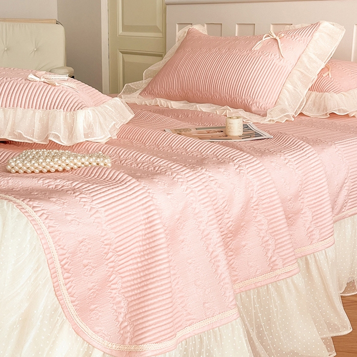 91家纺网 家纺一手货源 找家纺 蓝邻家纺 2025年新款PE提花海岛皱花边织带款凉席系列 羽希-樱花粉