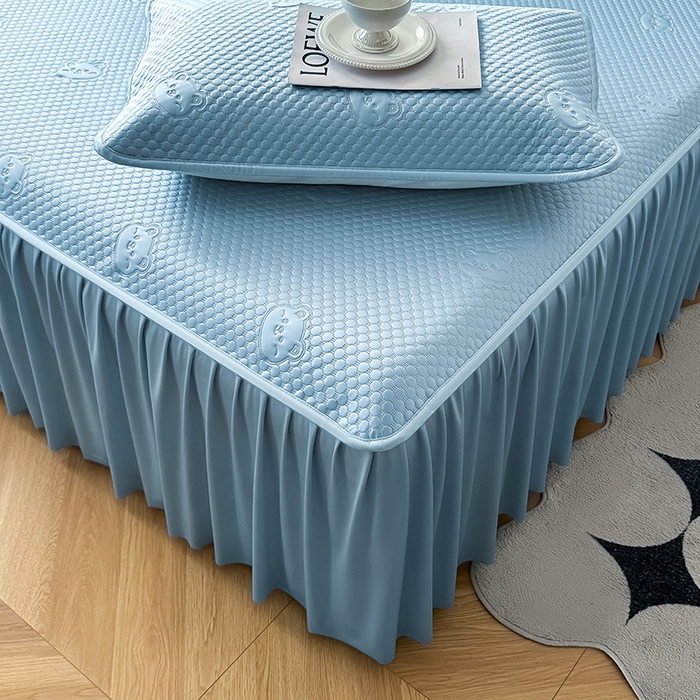 91家纺网 家纺一手货源 找家纺 （总）卡罗兰 2025新款豆豆凉席小冰熊床裙床笠款