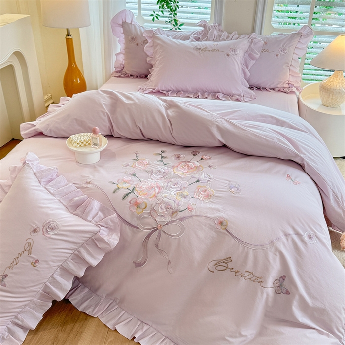 91家纺网 家纺一手货源 找家纺 绒棉世家 2025新款韩版贴布绣刺绣四件套-花蔓 花蔓-雅紫